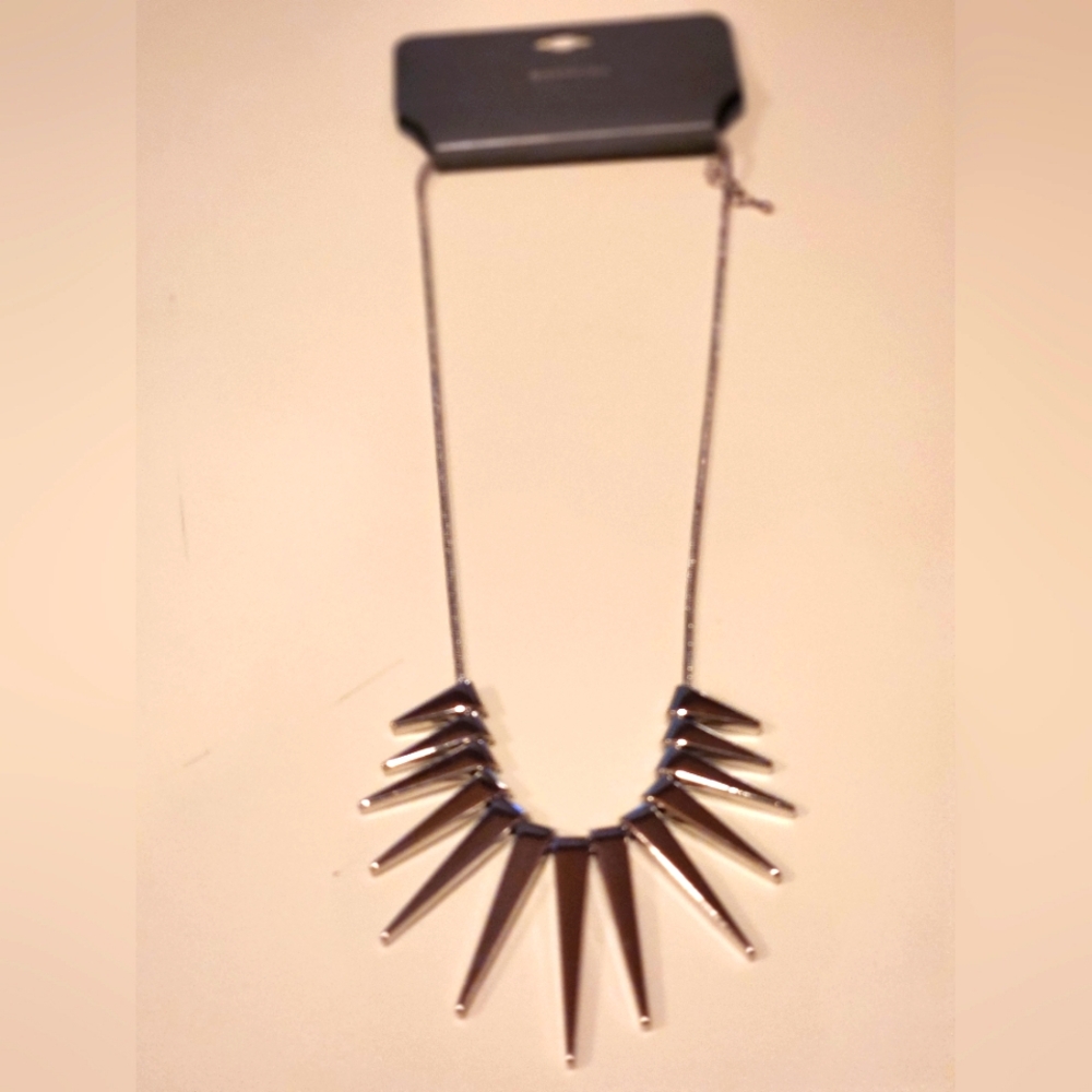 Costume jewelry necklace